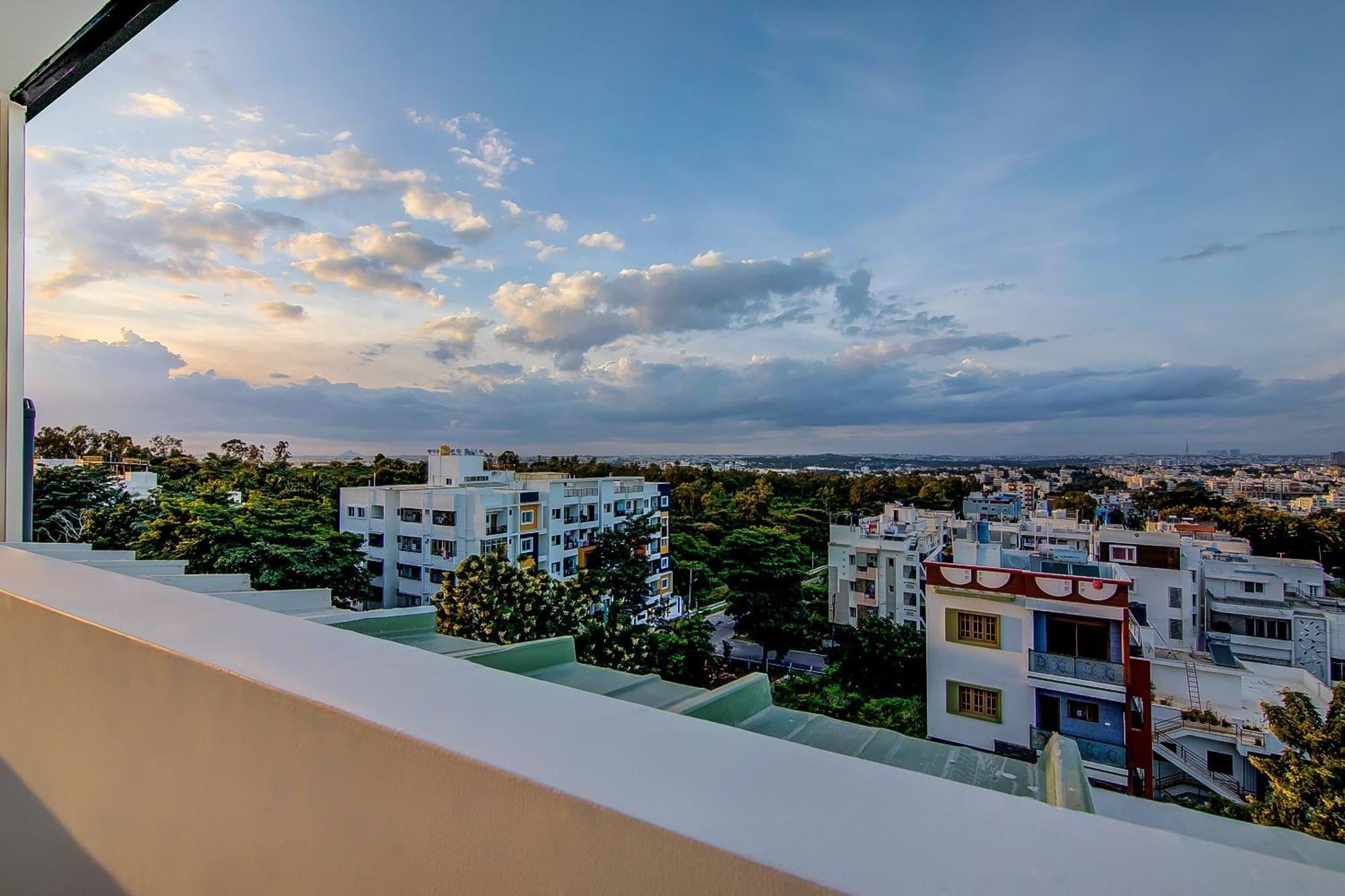 Super Townhouse Global Village Tech Park Near Kengeri Bus Terminal Metro Station Bangalore Exterior foto